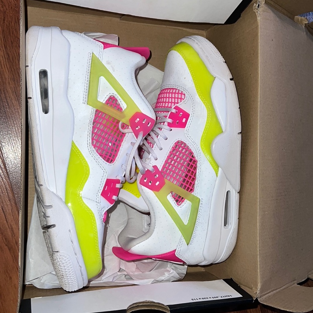 AIR JORDAN 4 RETRO SE LEMON VENOM